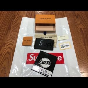 Supreme Louis Vuitton Porte Carte Black